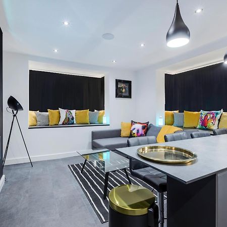 Two Bed Modern Apartment 5Min Walk To Town Centre With Free Parking ! Under New Management Blackpool Ngoại thất bức ảnh