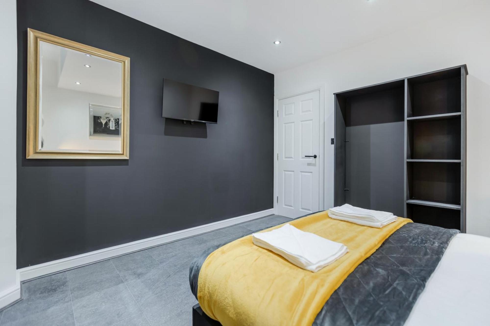 Two Bed Modern Apartment 5Min Walk To Town Centre With Free Parking ! Under New Management Blackpool Ngoại thất bức ảnh