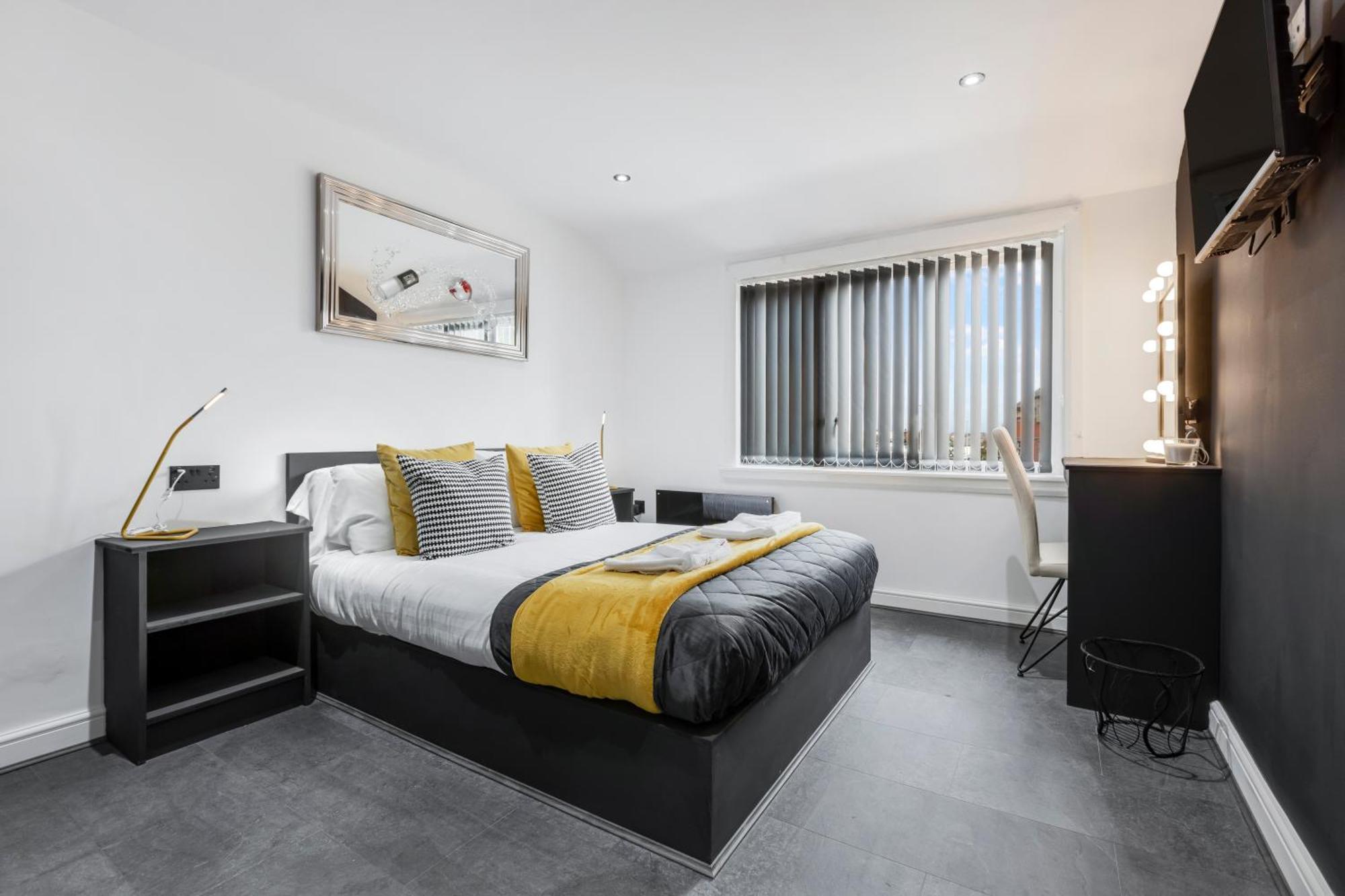 Two Bed Modern Apartment 5Min Walk To Town Centre With Free Parking ! Under New Management Blackpool Ngoại thất bức ảnh